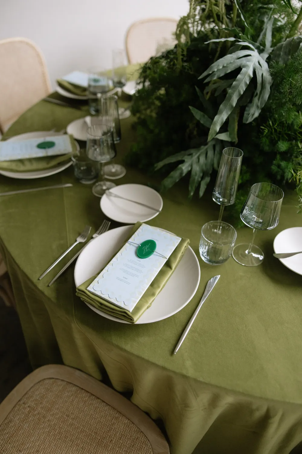 Modern Luxury Wedding Reception Inspiration — photograph 2