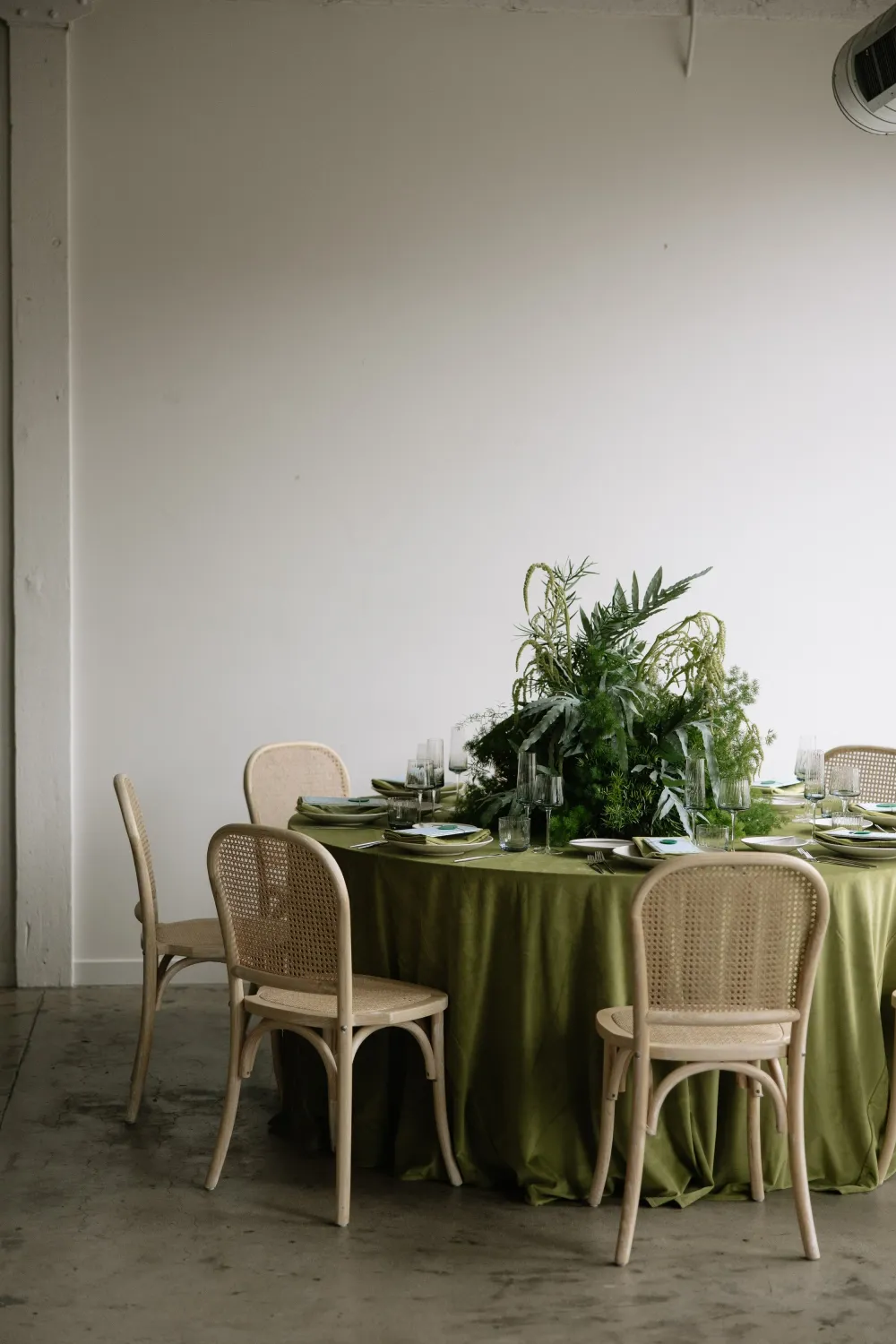 Modern Luxury Wedding Reception Inspiration — photograph 20
