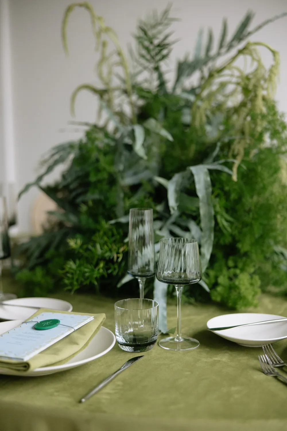 Modern Luxury Wedding Reception Inspiration — photograph 19