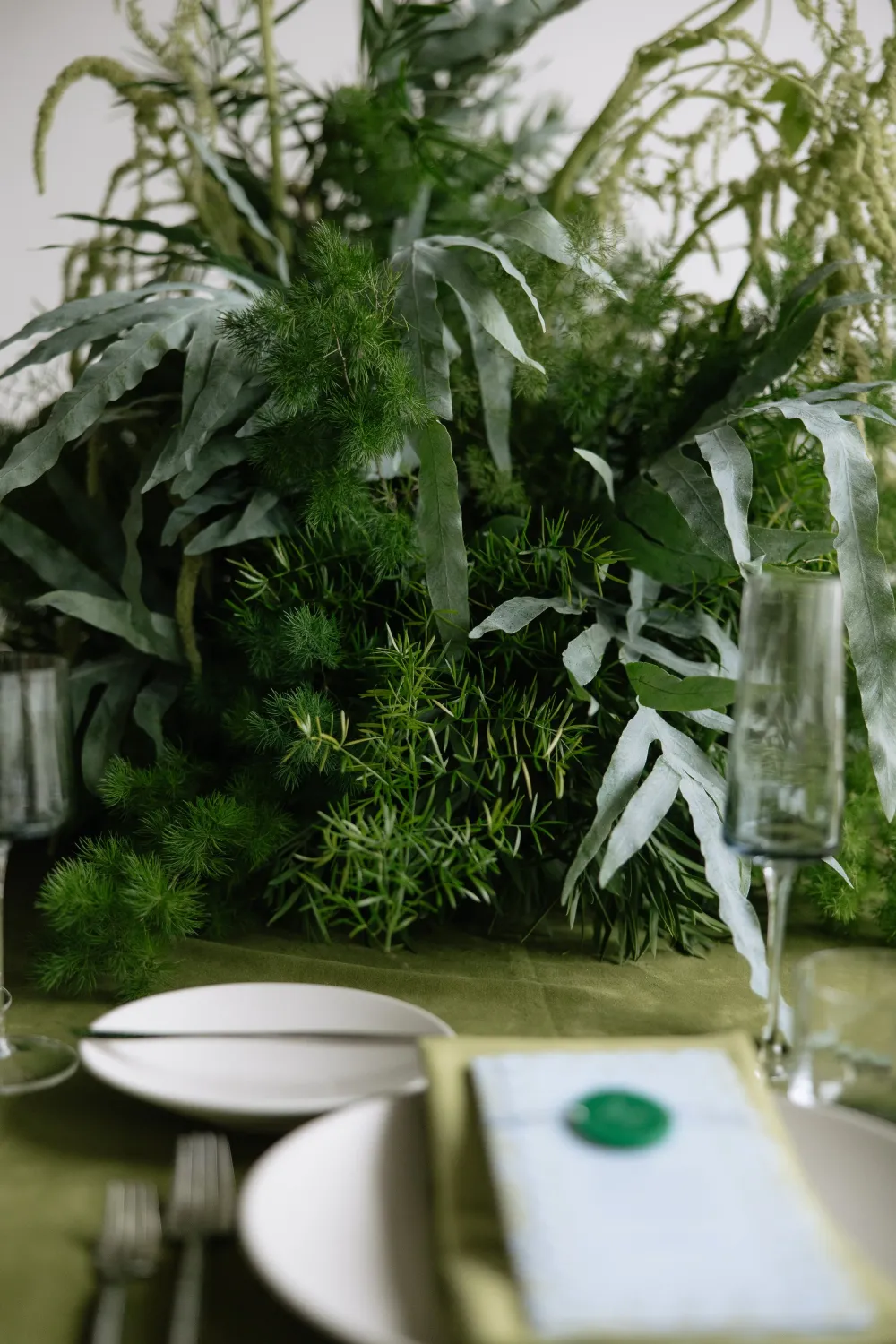 Modern Luxury Wedding Reception Inspiration — photograph 23